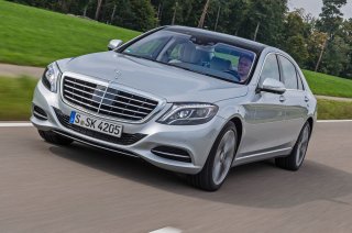 2015-Mercedes-Benz-S550-Plug-In-Hybrid-front-motion-view-down-road1